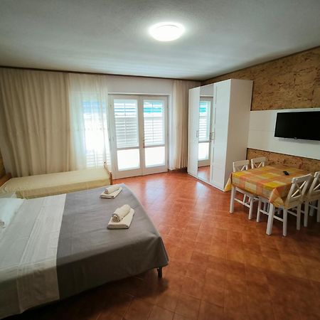 Apartments Marina Makarska Bagian luar foto