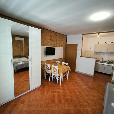 Apartments Marina Makarska Bagian luar foto