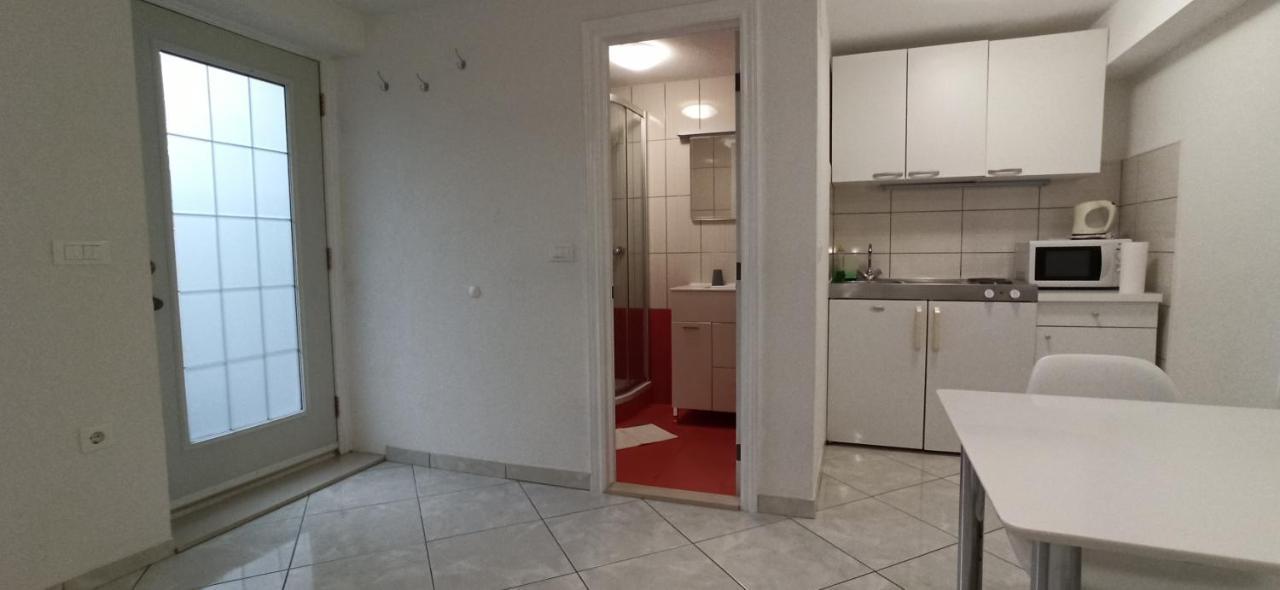Apartments Marina Makarska Bagian luar foto