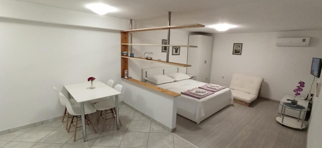 Apartments Marina Makarska Bagian luar foto