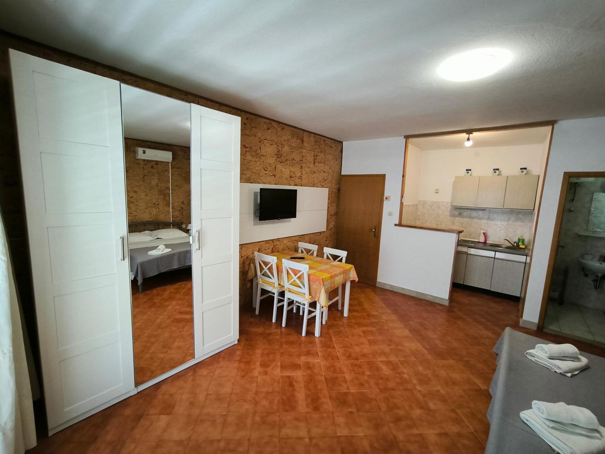 Apartments Marina Makarska Bagian luar foto